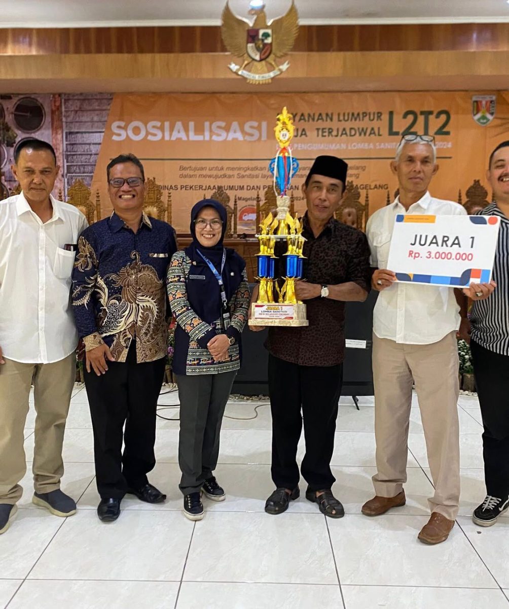 Penyerahan Hadiah Lomba Sanitasi